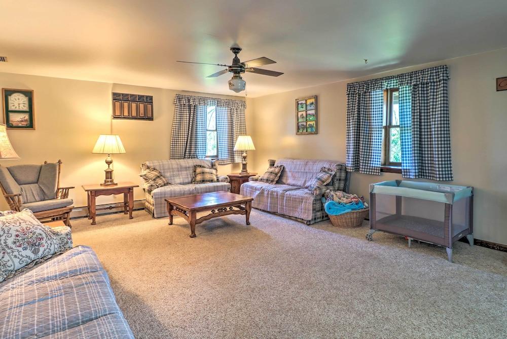 Mifflinburg Farmhouse w/ Deck: Family Friendly!