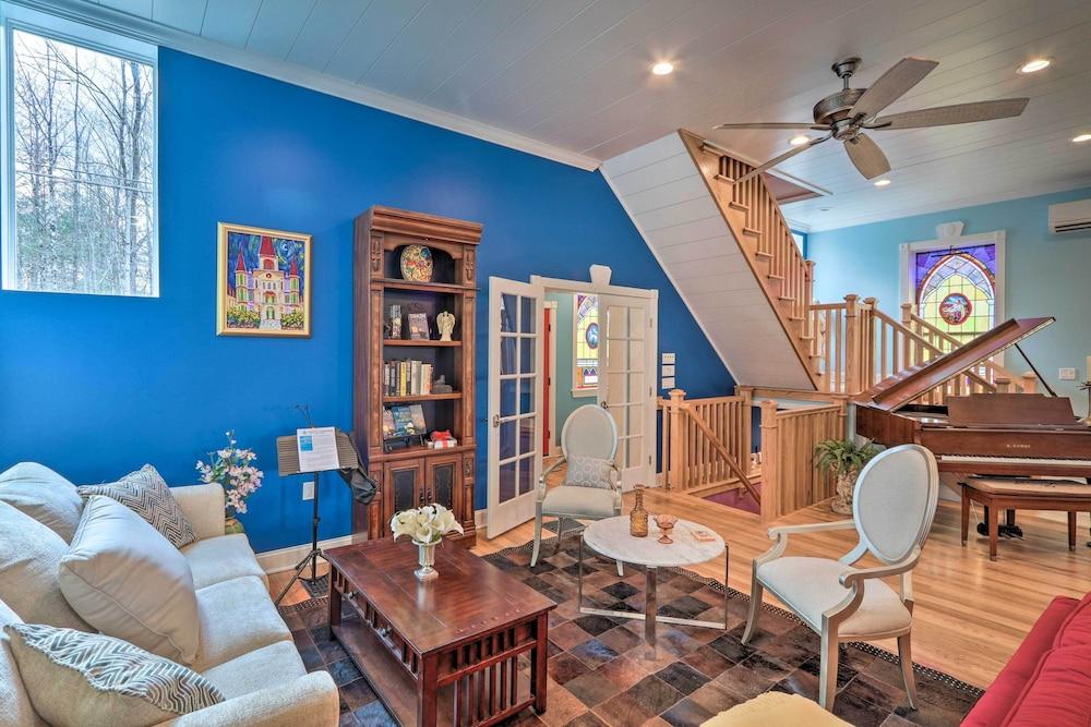 16 Mi to Camelback Resort: Getaway w/ Game Room