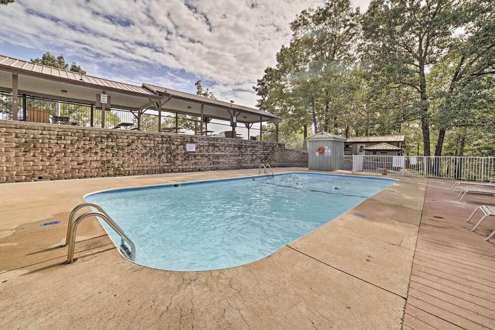 Branson Area Condo w/ Pool & Fishing Lake Access!