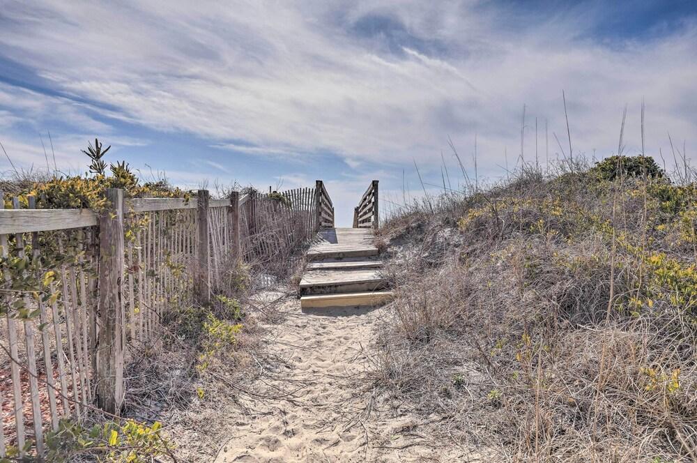 Pet-friendly Getaway - 1 Min Walk To Beach!