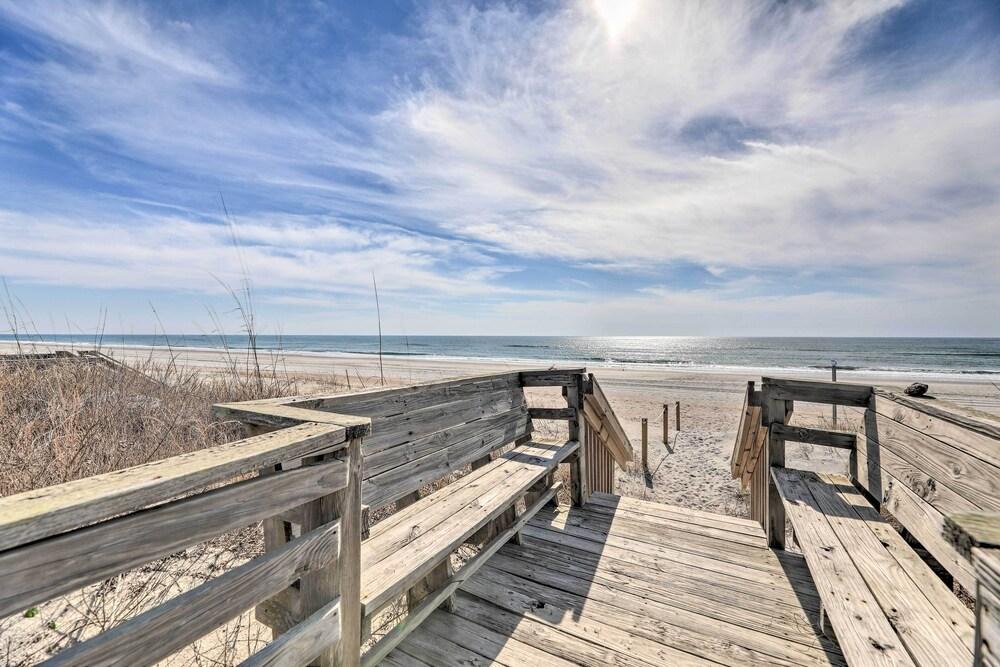 Pet-friendly Getaway - 1 Min Walk To Beach!