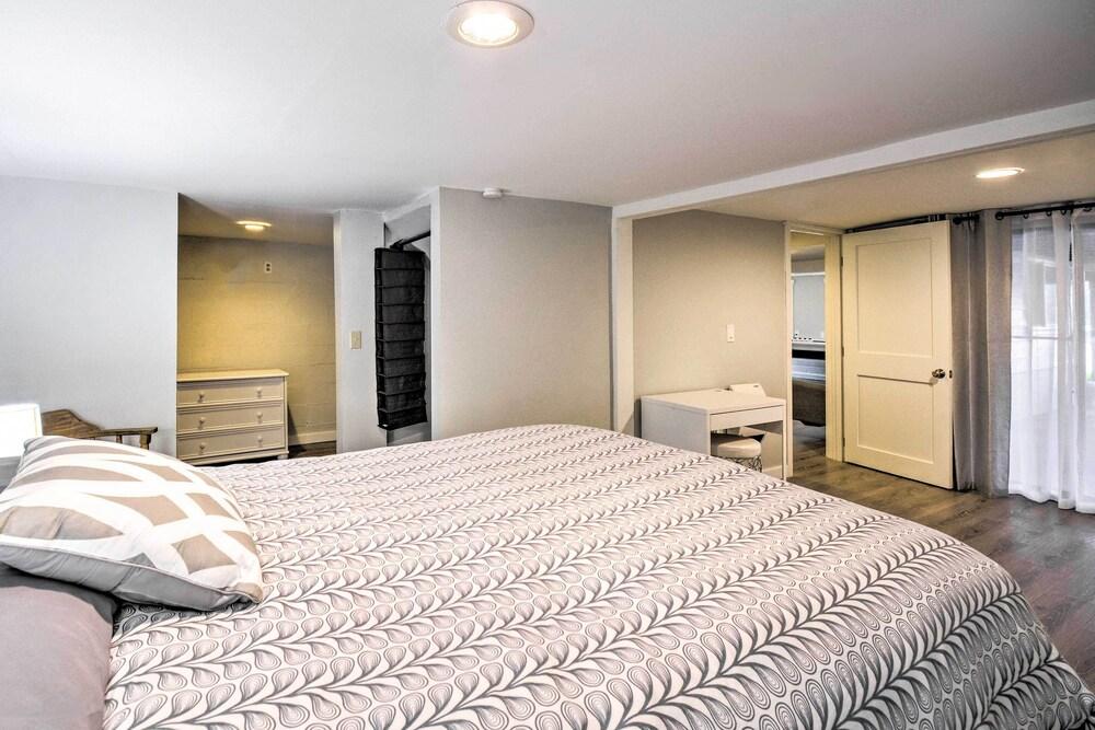 Renovated Kingston Home: Game Room & Deck!