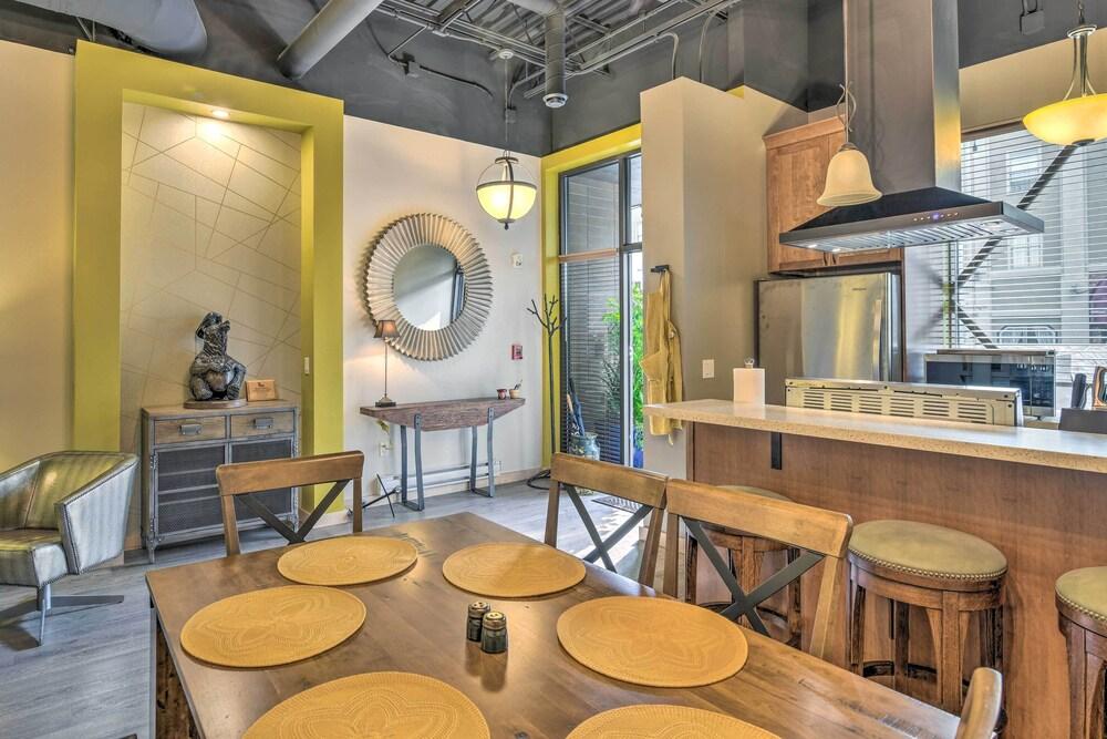 Modern Downtown Apt - Walk to Parks + Cafes!