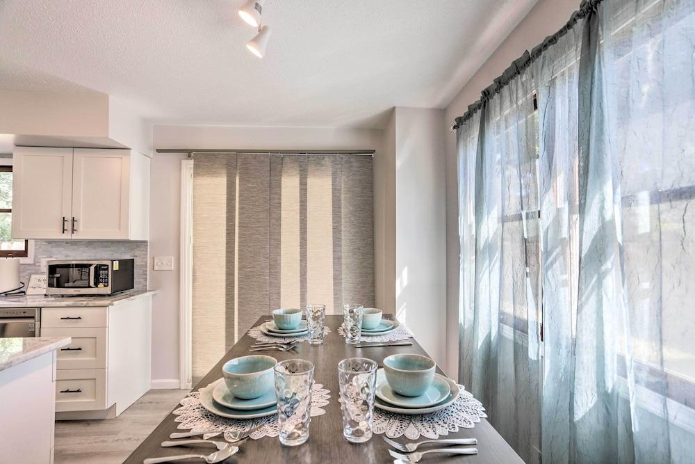 5 Mi to UT: Quiet Toledo Duplex Near Parks!