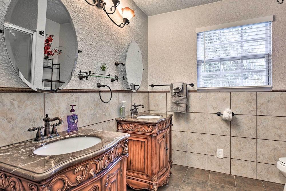 Jacksonville Gem - Ideal Location to Beaches!