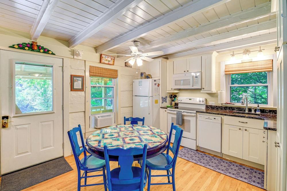 Riverfront Home w/ Fire Pit + Deck in Lansing