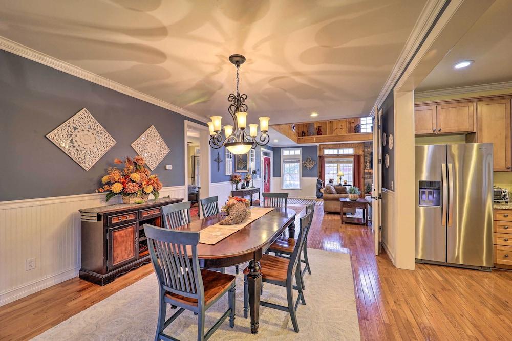 Hot Tub & Game Room: 'A Mountain Dream' in Vilas