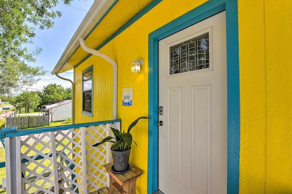 Nautical Condo w/ Shared Patio, 1 Mi to Beach