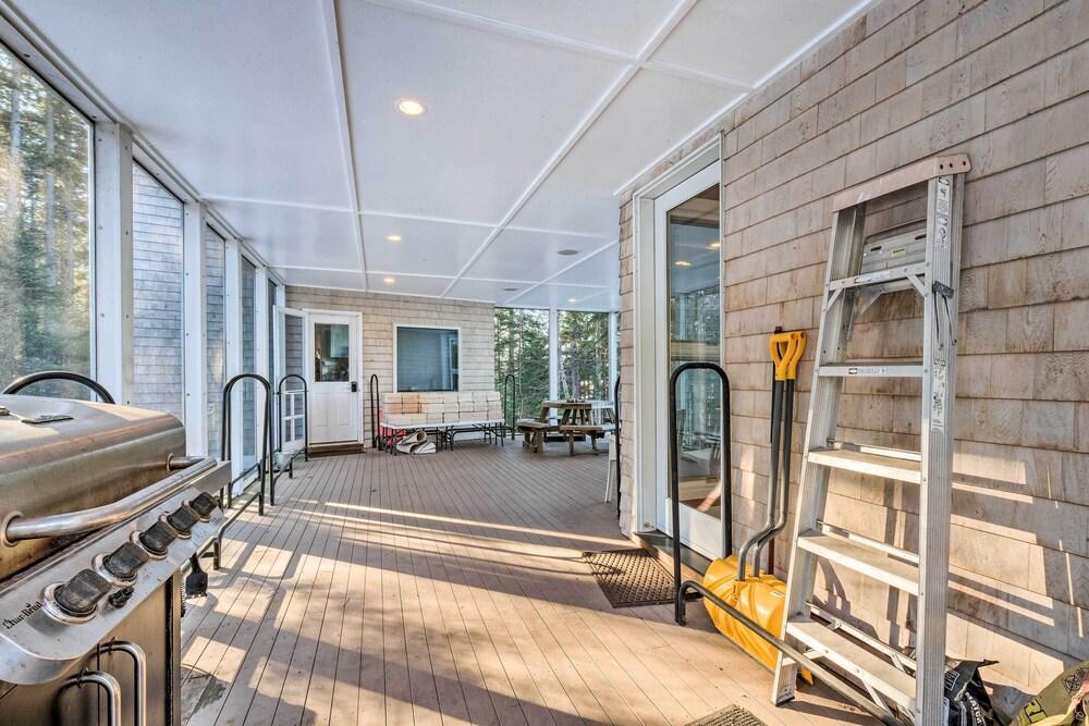 Spacious Phippsburg Home w/ Oceanfront Views
