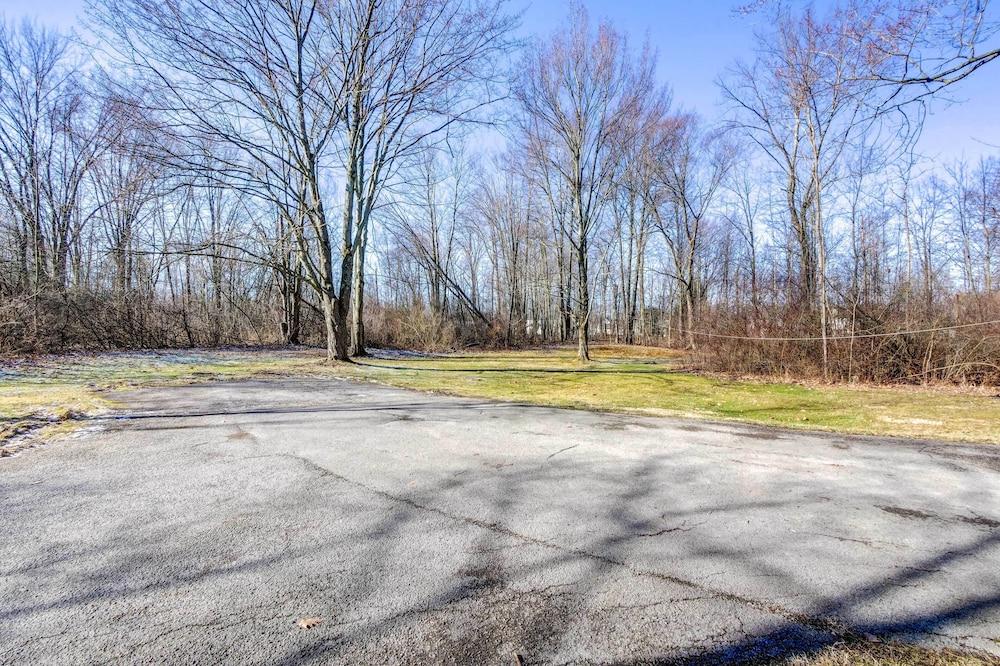 Pet-friendly Youngstown Cottage w/ Yard