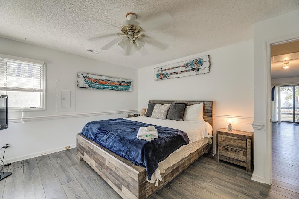 New Bern Home w/ Direct Access to Neuse River