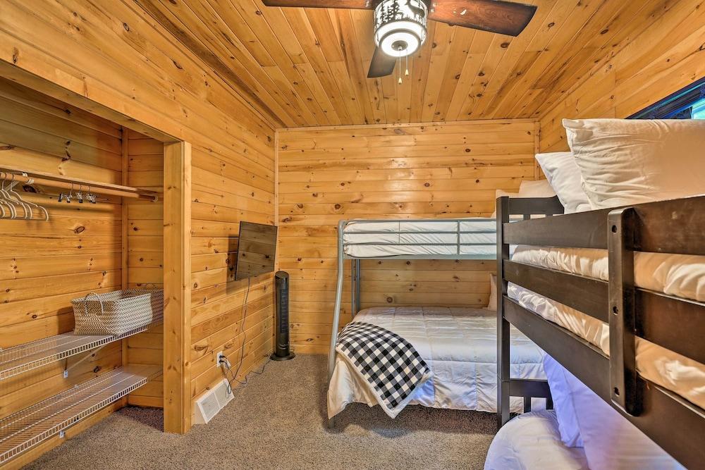 Sun-dappled Cadillac Gem w/ Kayaks & Grill!