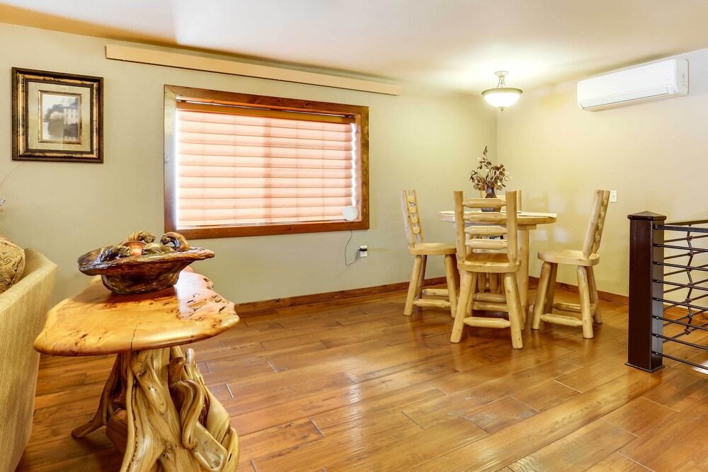 Modern Deadwood Apt With Mountain Views & Grill!