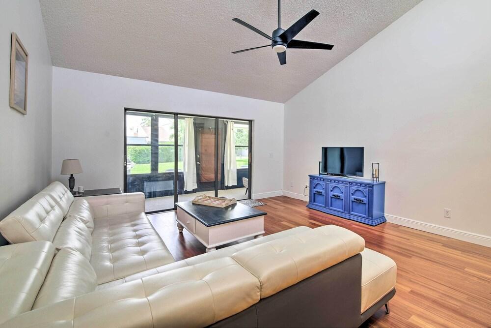 Satellite Beach Townhome < 2 Mi to Beach!