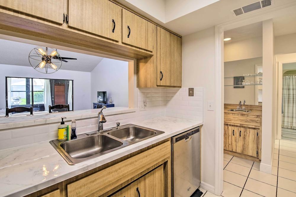 Satellite Beach Townhome < 2 Mi to Beach!