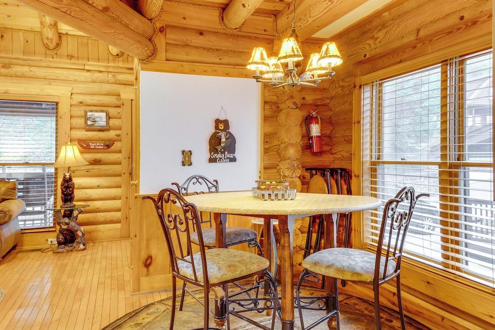 Pigeon Forge Vacation Rental: 1 Mi to Dollywood