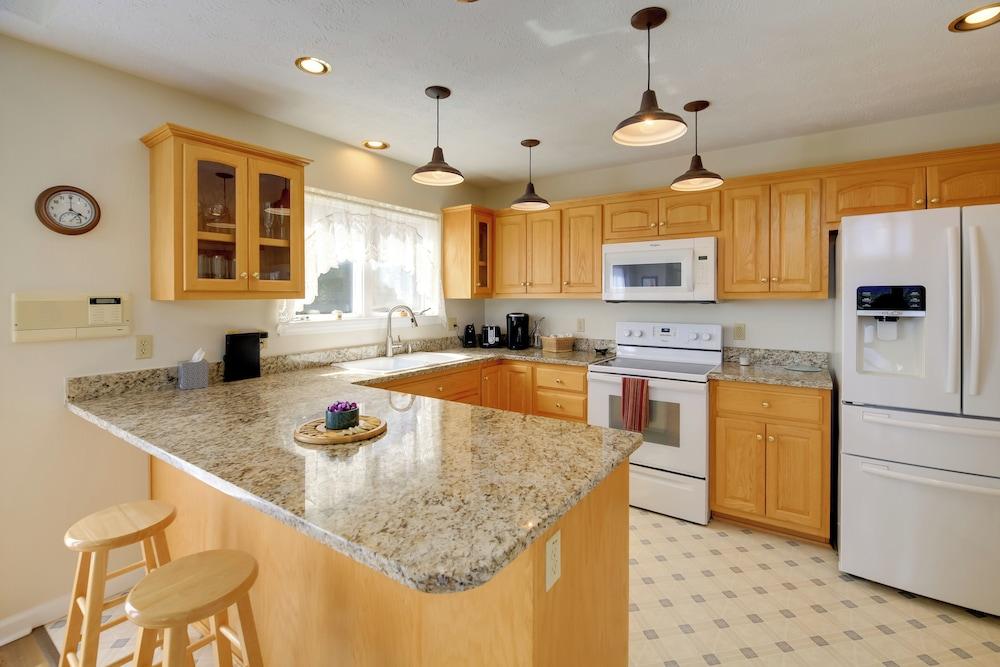 Secluded Mountain City Home w/ Deck & Views!