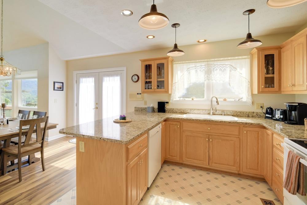 Secluded Mountain City Home w/ Deck & Views!