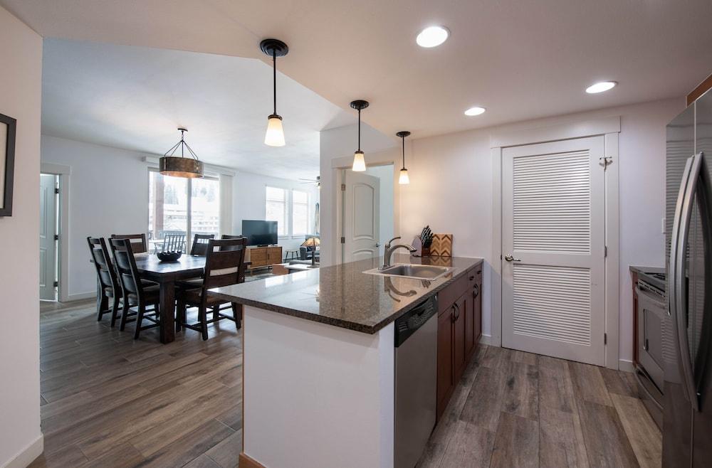 Premium Unit 4575-fraser Crossing/founders Pointe 2 Bedroom Condo