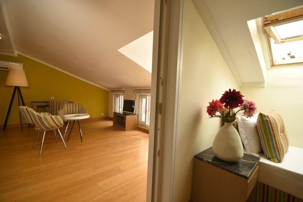 Spacious Penthouse EMPEROR 501