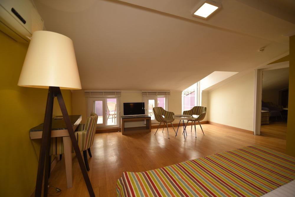 Spacious Penthouse EMPEROR 501