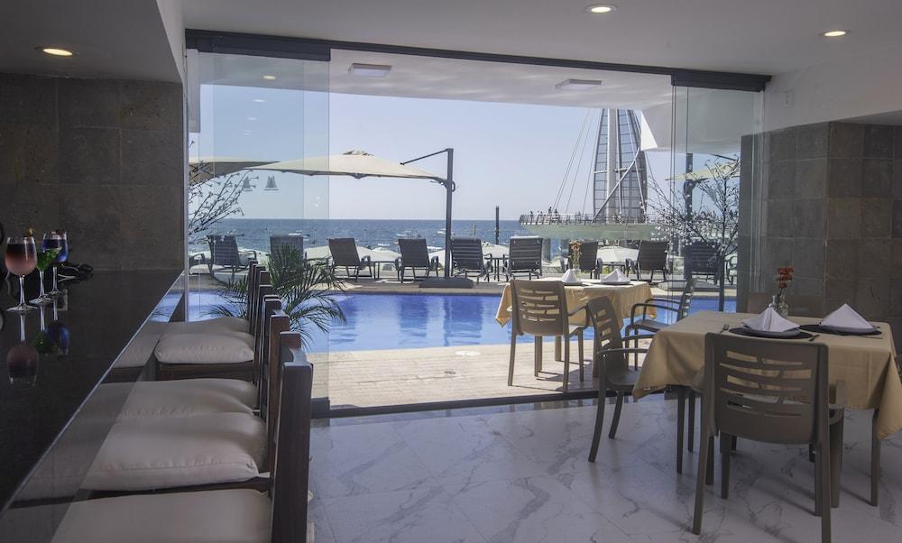 Vista Pier - Adults Only