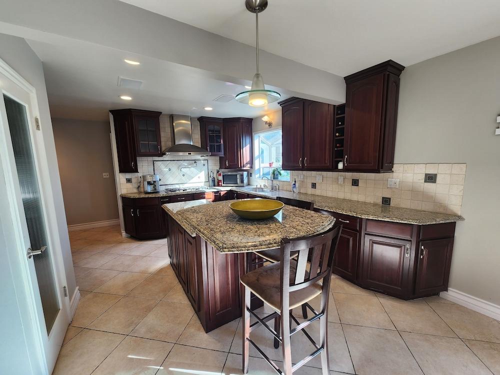 Near the beach and central located