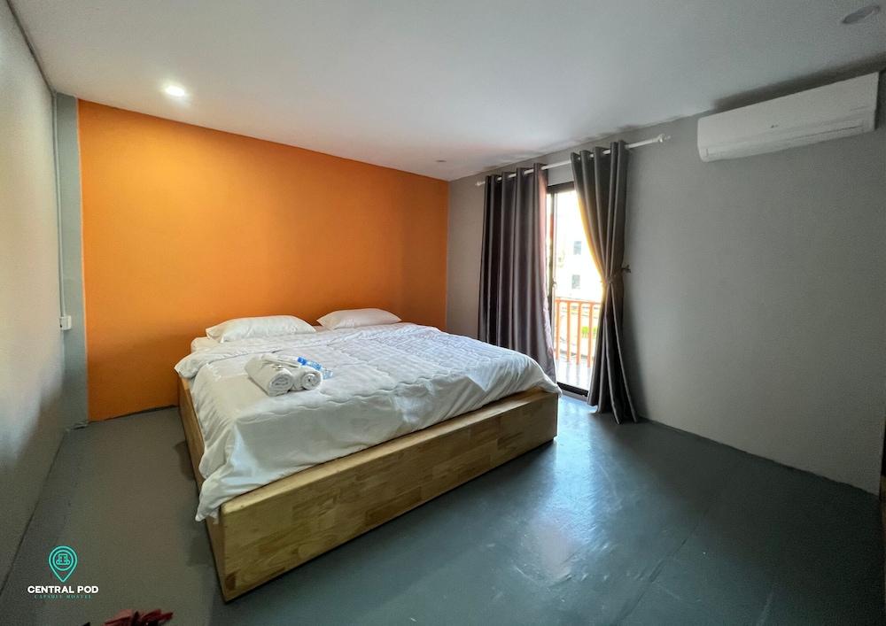 Central Pod Capsule Hostel