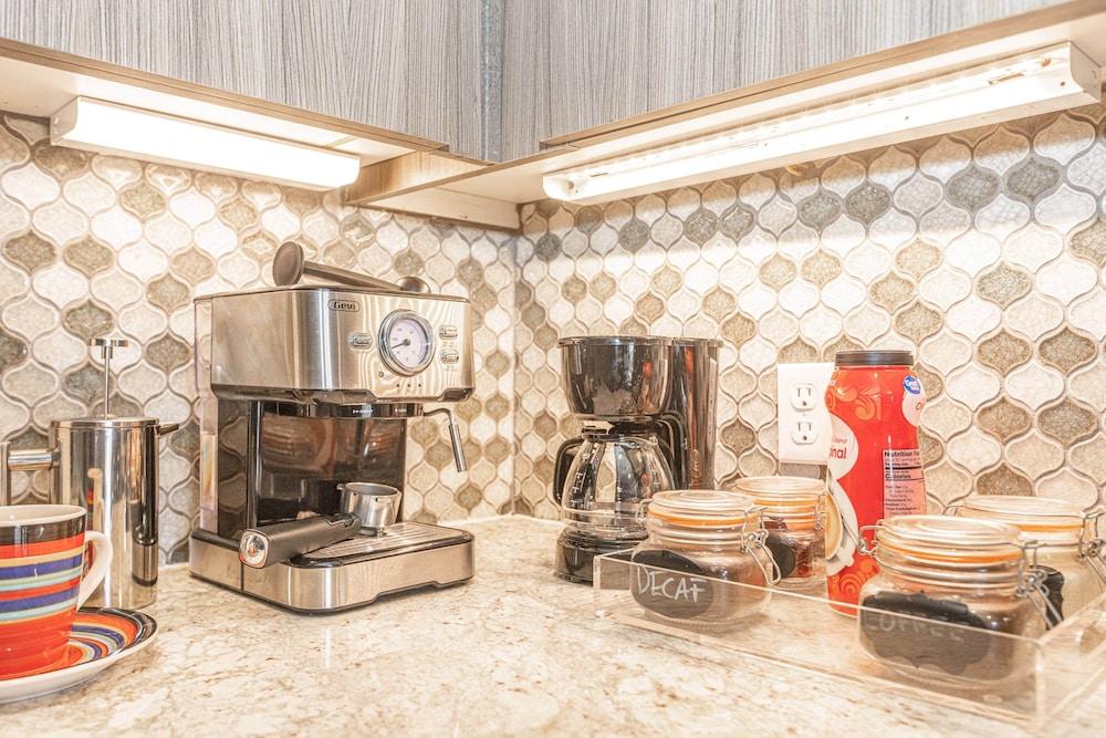 King Bed Suite 211NC