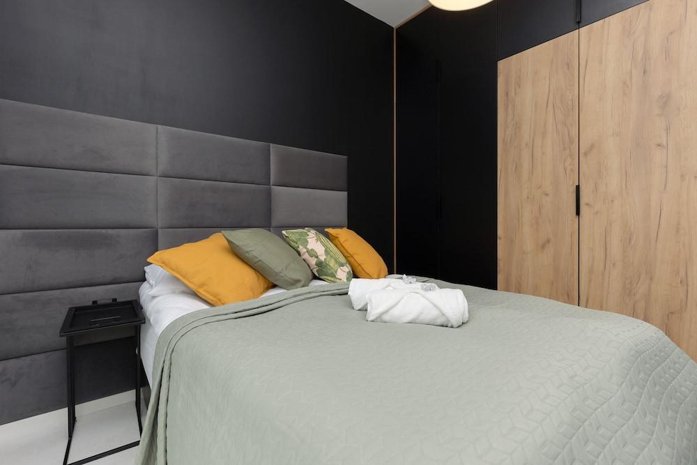 Borsucza Modern Apartment by Renters