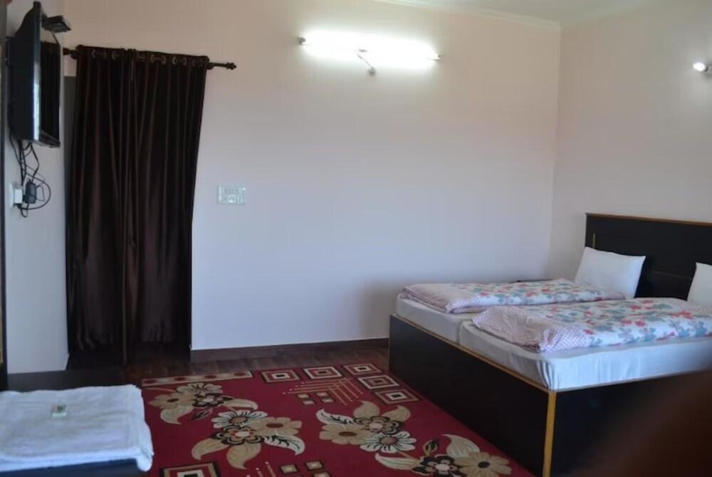 Hotel Himadri Almora