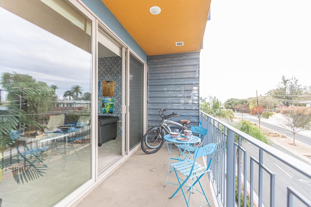 Central King Bed Lux Suite 110