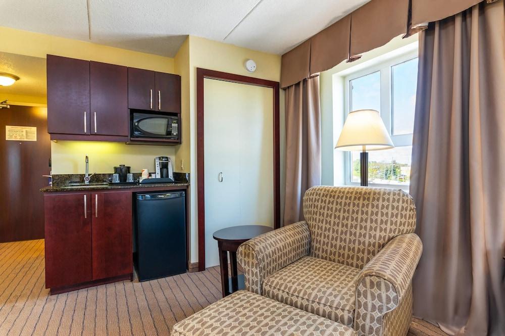 Comfort Inn & Suites