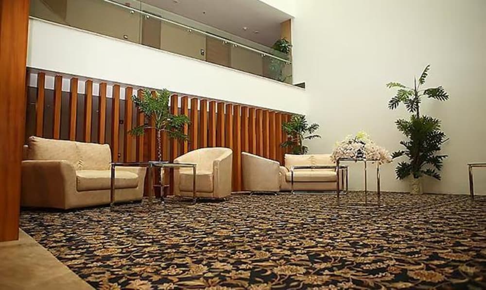 Fabhotel Prime Le Palace