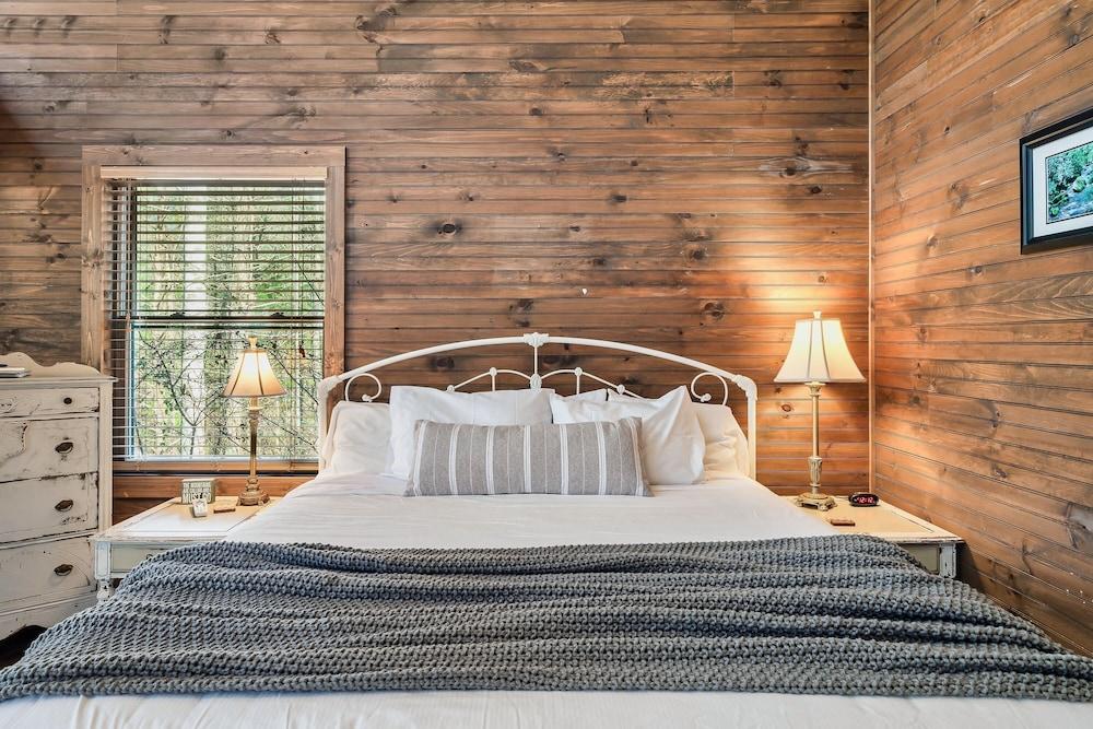 Rivers Edge Treehouses