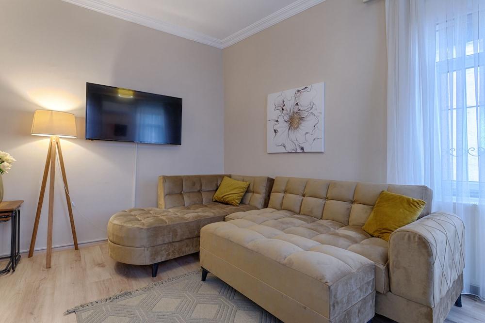 AZAD HOMES ÇİMEN 99