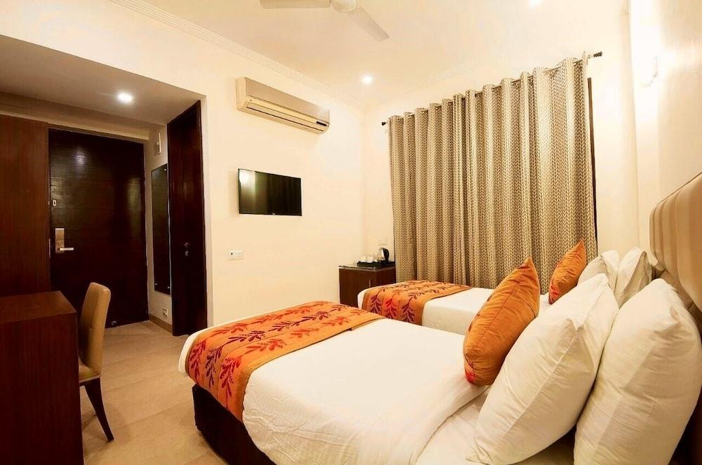 Alpina Hotels & Suites