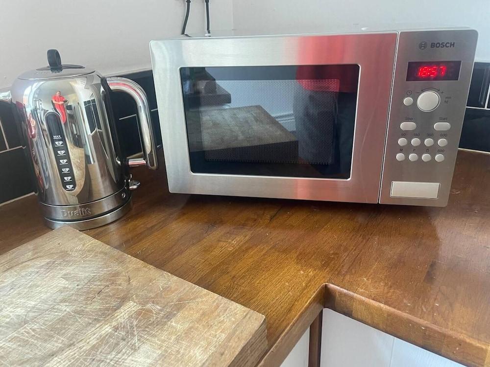 2-bed House in Chesterfield Free Parking Garden