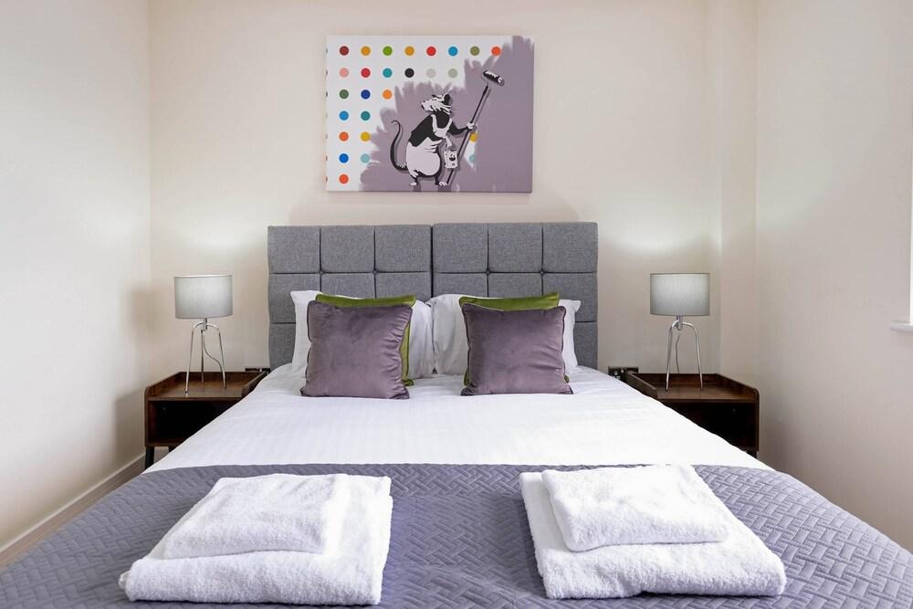 Oxford Rd 2 Bed Serviced Apartment