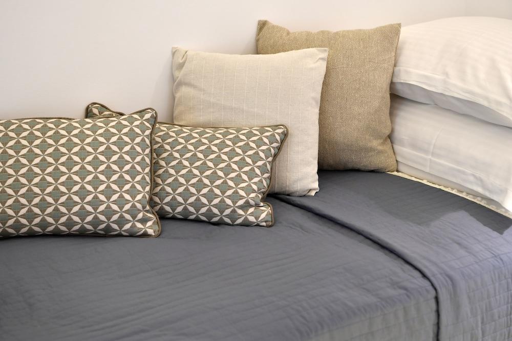 Ammos Luxury Rooms & Home