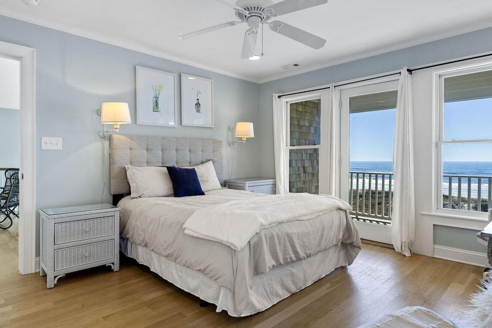 Shearwater 4 Bedroom Home by RedAwning