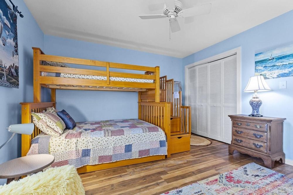 Point Prospect Shores 2 Bedroom Condo by RedAwning