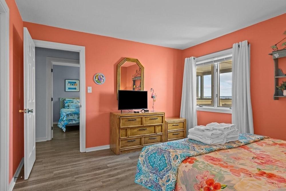 Maritime West C-33 3 Bedroom Condo by RedAwning