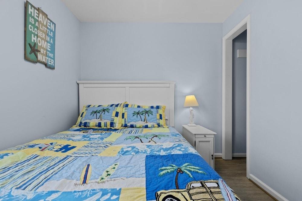 Boardwalk Shores C 3 Bedroom Duplex by RedAwning