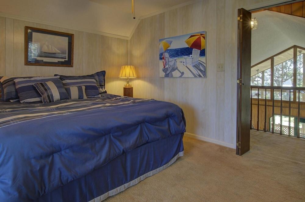 Core Sound Lodge 3 Bedroom Home by RedAwning