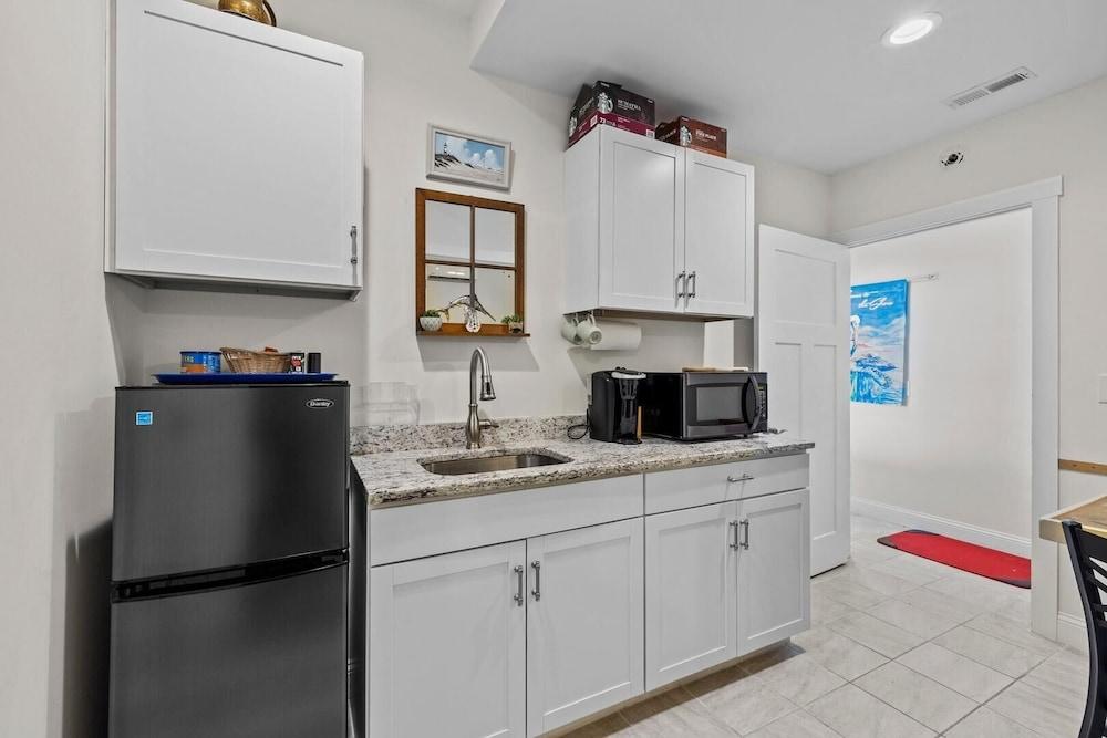 Mi Faro 1 Bedroom Duplex by RedAwning