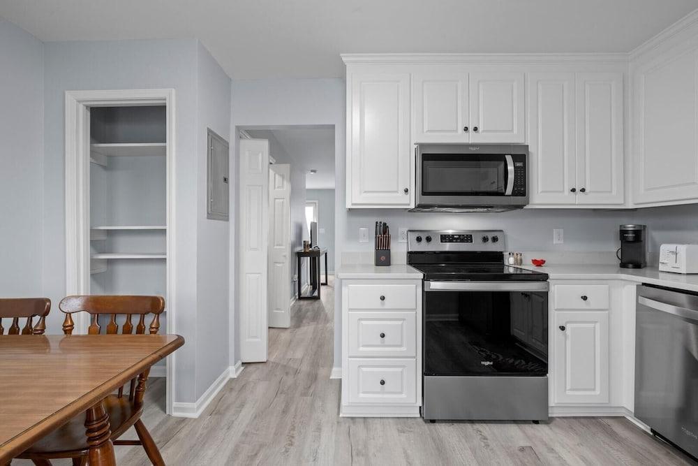 Anchors Away Unit 2 2 Bedroom Duplex by RedAwning