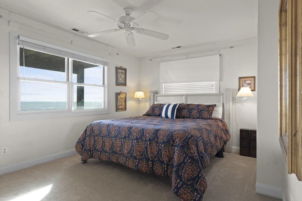 Suncatcher 4 Bedroom Home by RedAwning