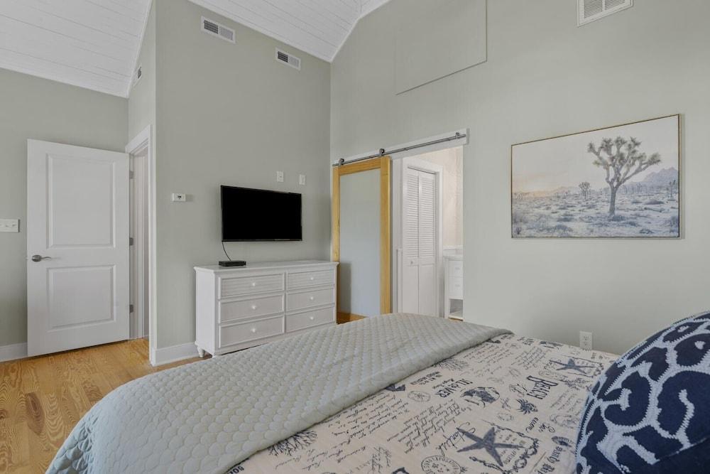 Beach, Please 3 Bedroom Townhouse by Redawning