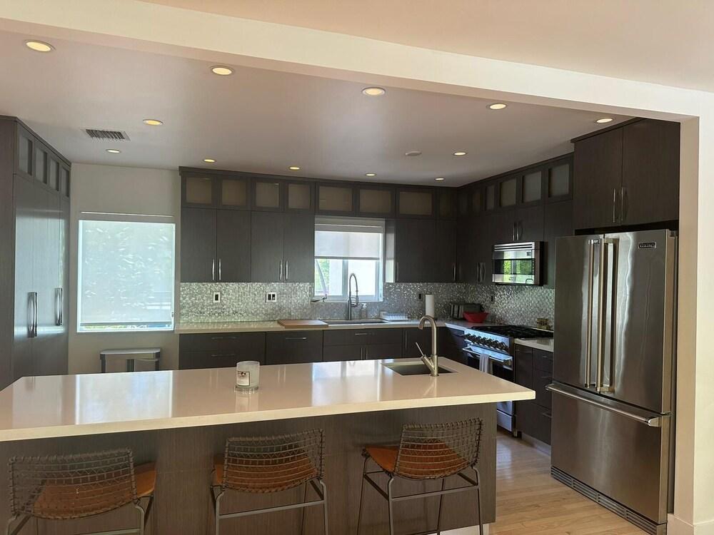 Modern Coconut Grove Oasis